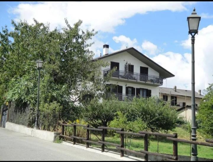 Lo Nou Bnb Pollein Exterior photo